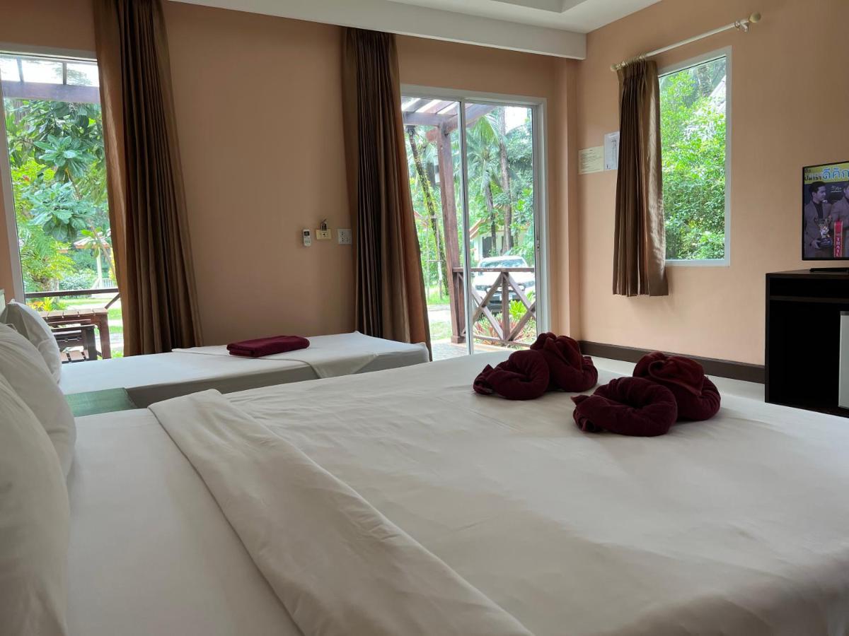 Ao Thong beach Bungalows Bang Sak Exterior foto