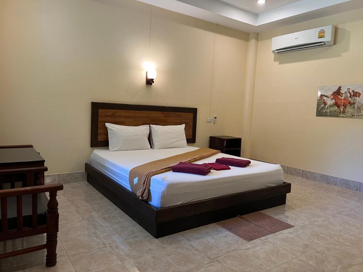Ao Thong beach Bungalows Bang Sak Exterior foto