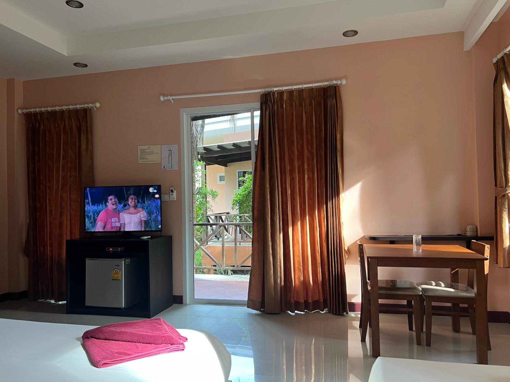 Ao Thong beach Bungalows Bang Sak Exterior foto