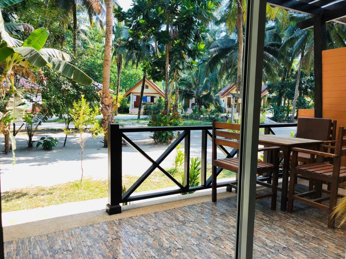 Ao Thong beach Bungalows Bang Sak Exterior foto