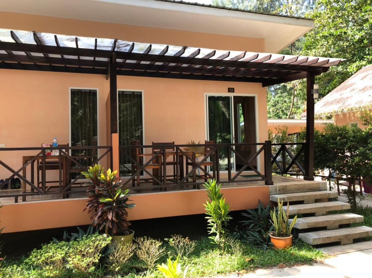 Ao Thong beach Bungalows Bang Sak Exterior foto